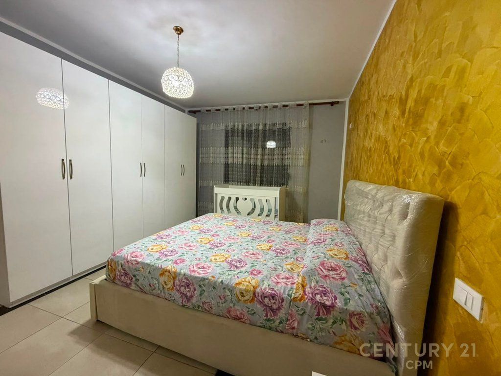 Apartament 3+1+2 per shitje tek Ali Demi