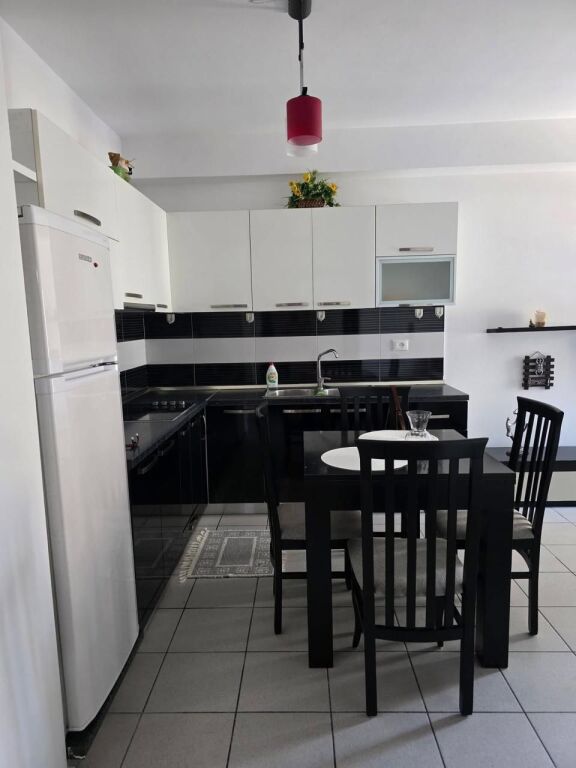Qera | Apartament 1 + 1 | Brryli | 450 €/muaj