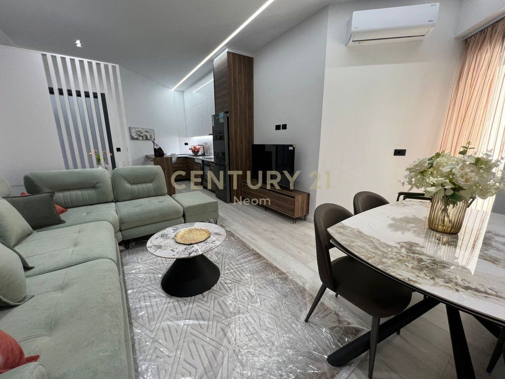 Shitet apartament 1+1 në Lungomare, Vlorë – një mundësi perfekte për banim ose investim!