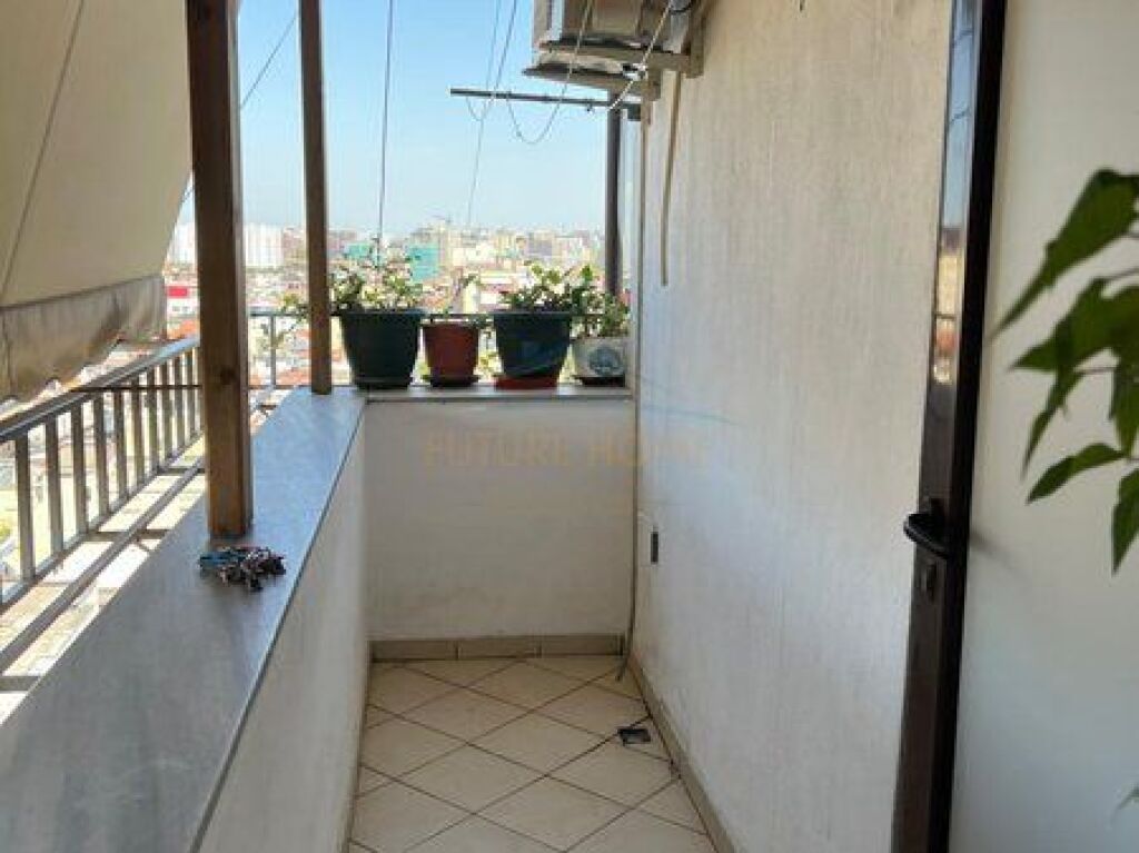Qira, Apartament 3+1+2, Ish Parku I Autobuzave