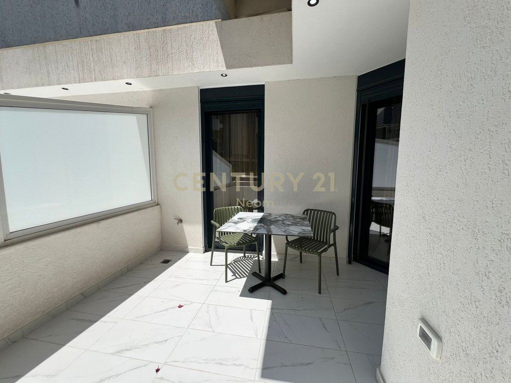 Shitet apartament 1+1 në Lungomare, Vlorë – një mundësi perfekte për banim ose investim!