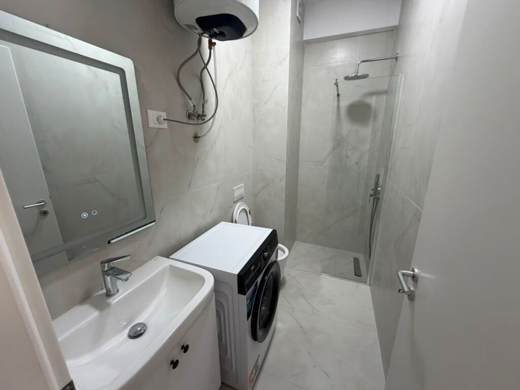 🏡 Appartamento 1+1 in affitto  📍 Posizione: Complesso Kadiu💰 Prezzo: 40000 leke al mese non trattabile