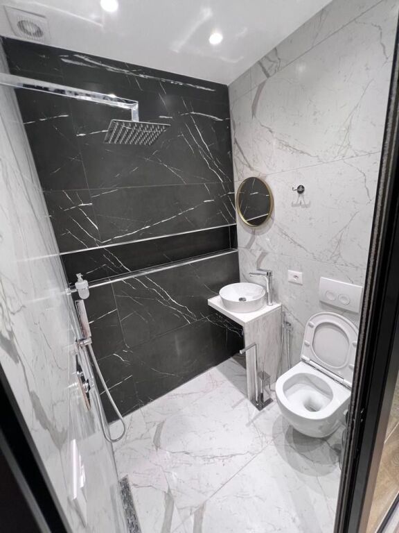 Studio apartment for rent in Komuna e Parisit!