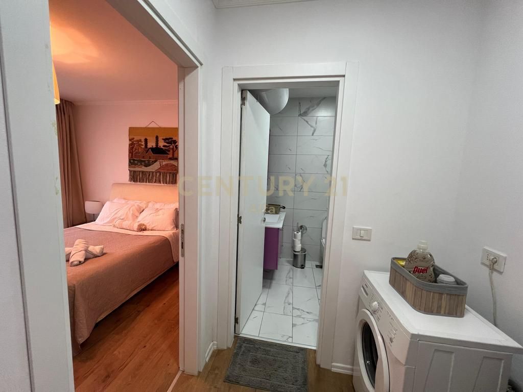 Apartment 1+1 for rent, modern and furnished in the center of Tirana. 800 € /Month