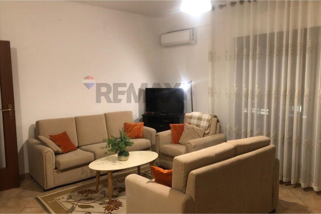 Commune of Paris, Apartment for Rent 1+1.