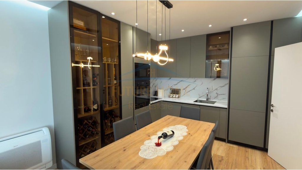 Rent, Apartment 2+1 + Parking Space, Kodra e Diellit, Tirane. Empire69941