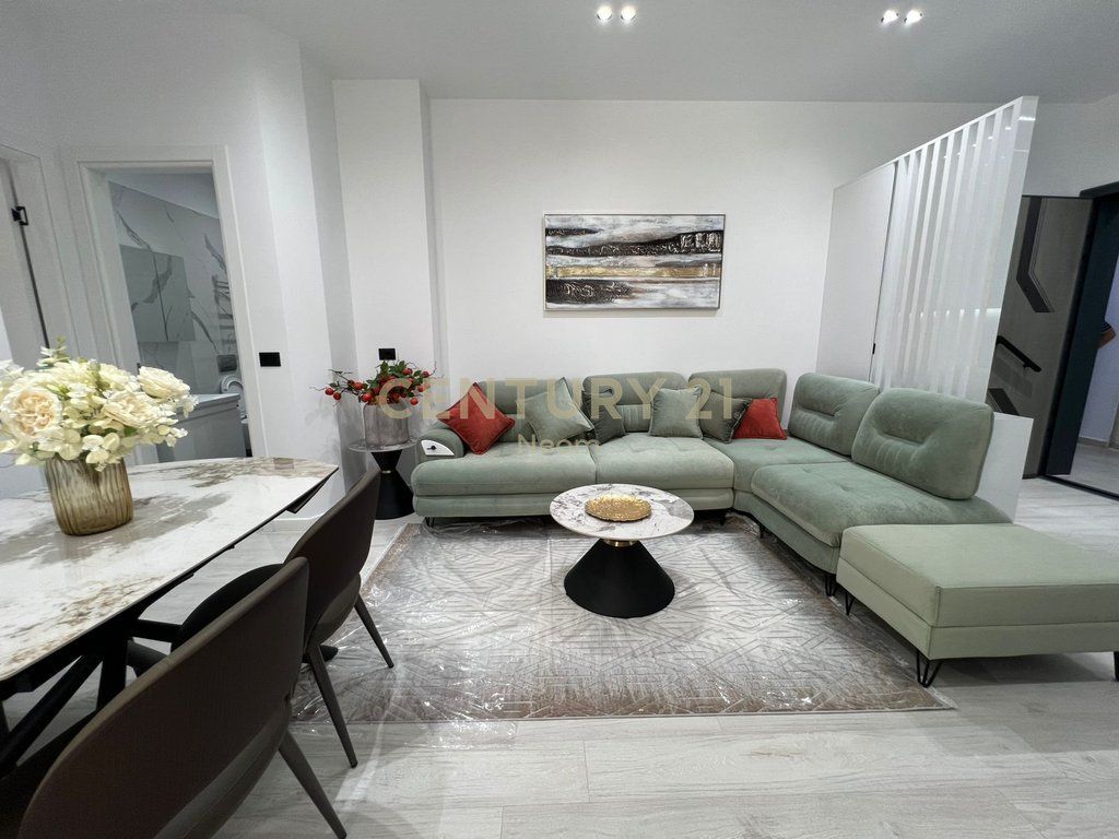 Shitet apartament 1+1 në Lungomare, Vlorë – një mundësi perfekte për banim ose investim!