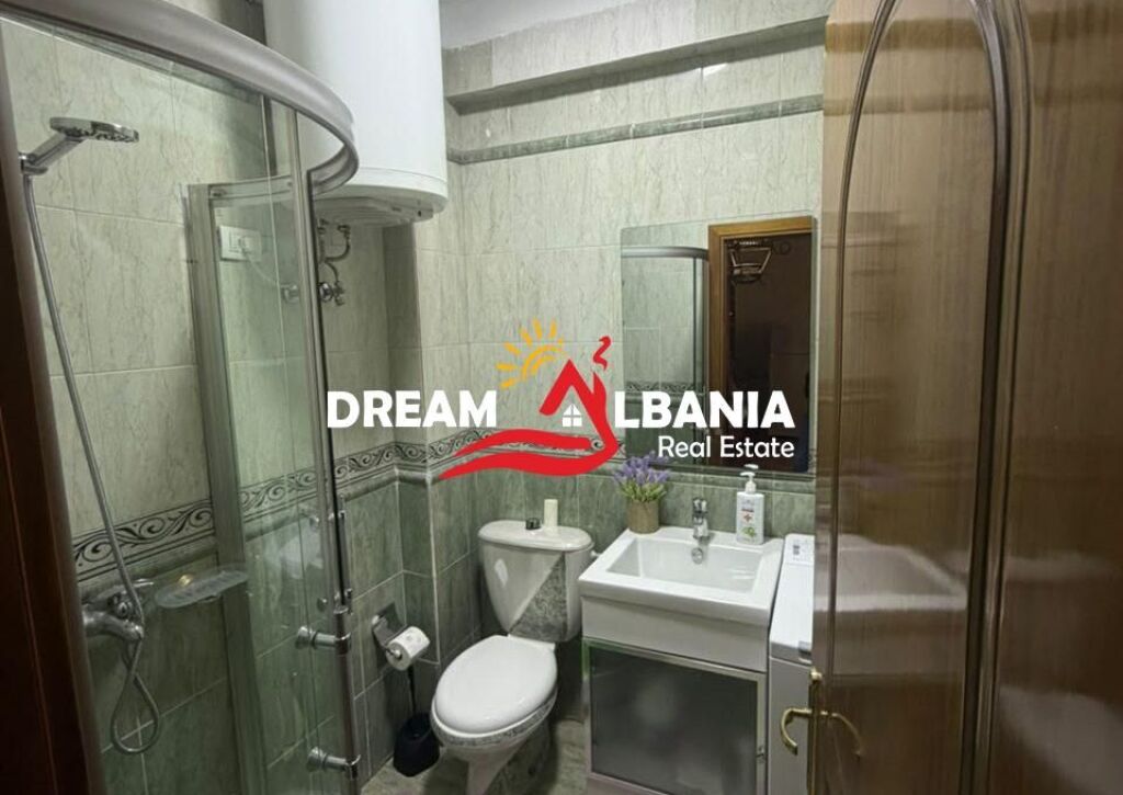 Affittasi appartamento 1+1 – Vicino alla Moschea dei Tabakë ( 42111631)