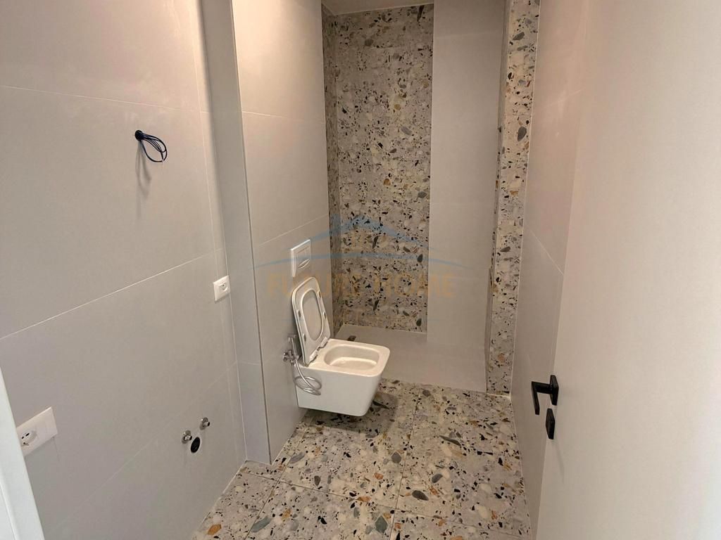 Shitet, Apartament 1+1, Golem