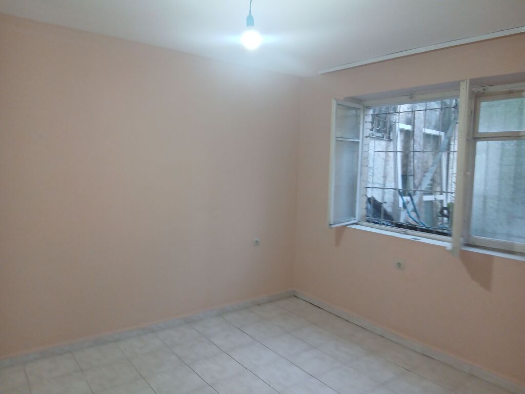 Empty unfurnished apartment