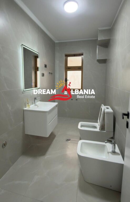 Apartament 2+1 me post parkimi me qera ne afersi te Gjykates se Rrethit ne Tirane (ID 5229001)