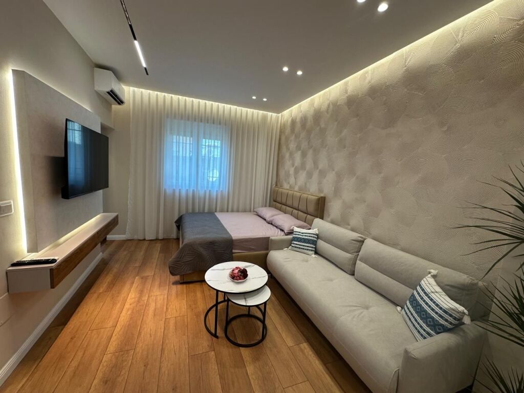 🏢At the New Bazaar, near Optika Roma, a studio apartment with an area of 34m2 is for sale, 120,000Euro