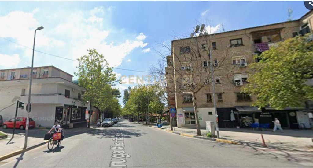 Locale in vendita nella zona di Xhamllik