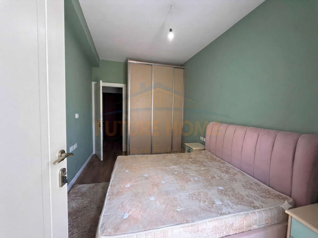 Shitet, Apartament 1+1, Pallatet Çabej, Misto Mame