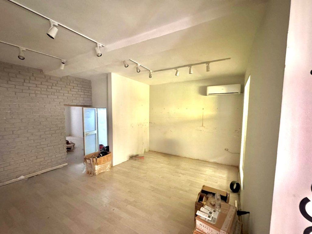 BUSINESS PREMISES FOR RENT, 100 m² IN ISH-BLLOK – NEAR KAFE ROMA