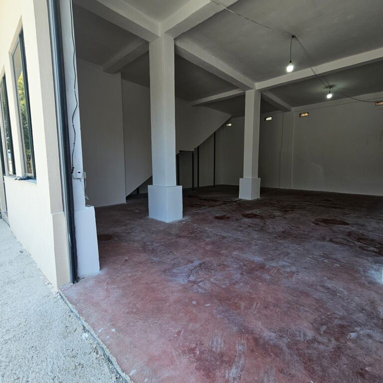 Negozio 135m2 in affitto