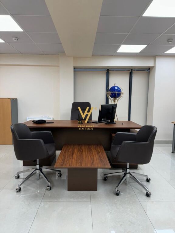 UFFICIO 150 M2 IN AFFITTO IN VIA ELBASAN 2.000 EURO