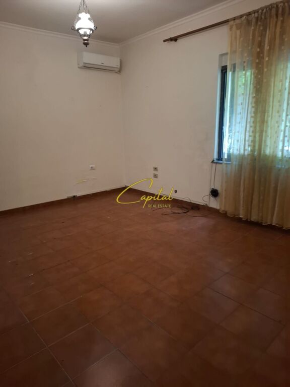 SHITET APARTAMENT 4+1+2 RRUGA E KAVAJES 245.000 EURO - Widok 4