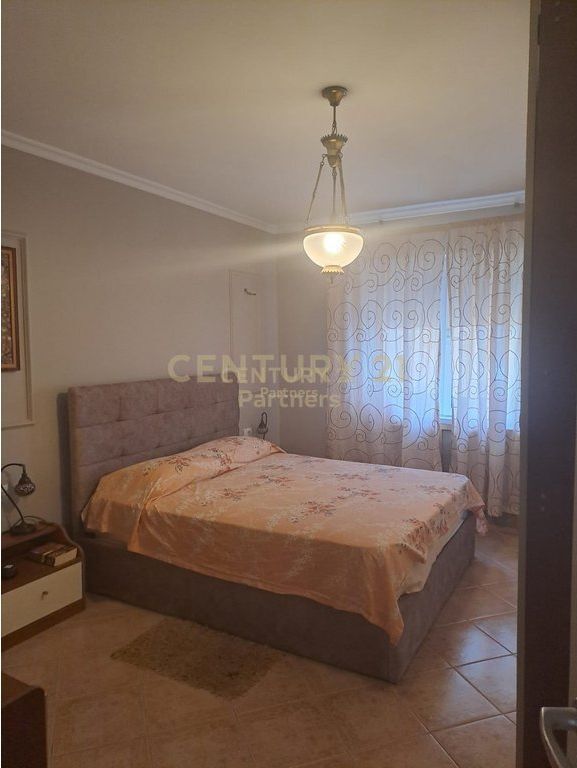 Apartment for rent 2+1+2 at Vasil Shanto