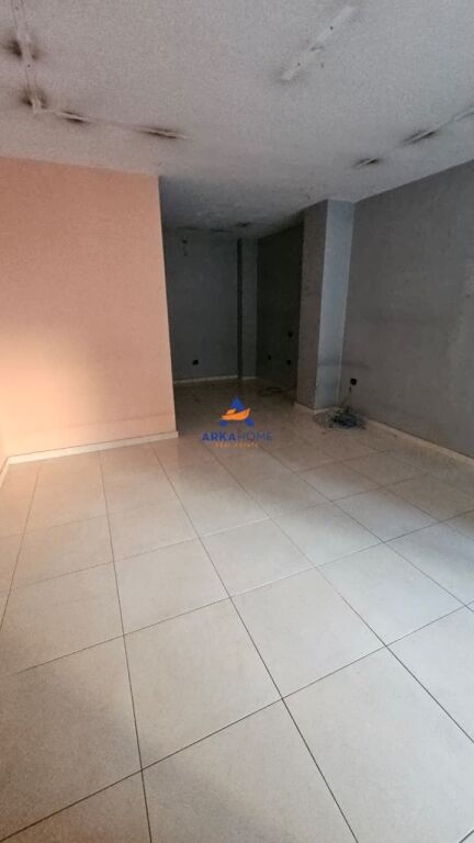 SHOP FOR RENT 34M2 "RRUGA BARDHYL" 80000 LEKE