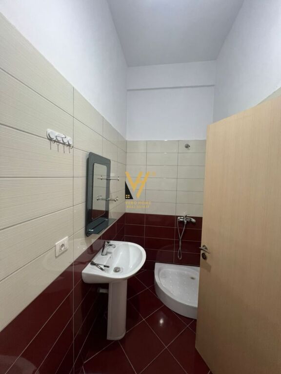 UFFICIO 70 M2 IN AFFITTO ALLA NUOVA ANELLO 40.000 LEKE