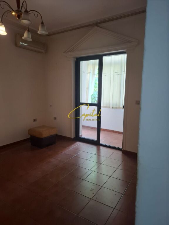 SHITET APARTAMENT 4+1+2 RRUGA E KAVAJES 245.000 EURO - Widok 5