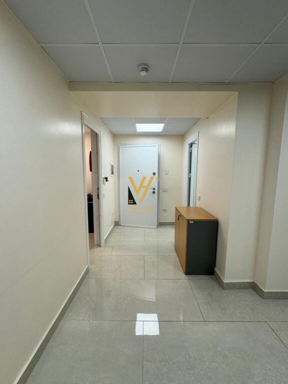 UFFICIO 150 M2 IN AFFITTO IN VIA ELBASAN 2.000 EURO