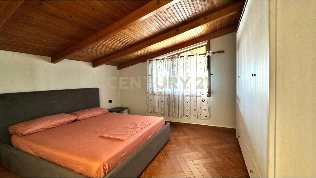 🏡 Apartment 3+1+2 with veranda for rent at Vilat Gjermane!