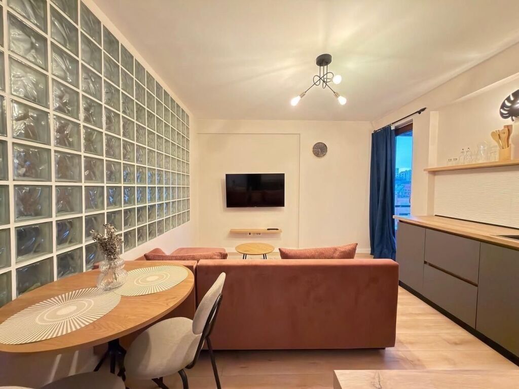 Apartament 1+1 me qira Kopshti Botanik!, Albania