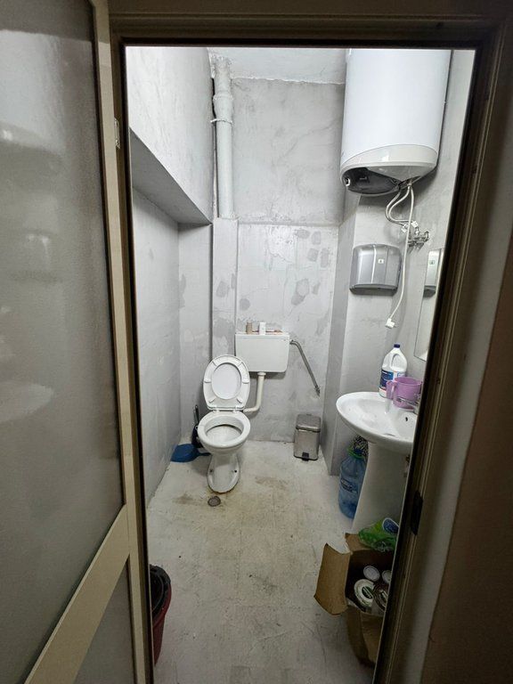 BUSINESS PREMISES FOR RENT, 100 m² IN ISH-BLLOK – NEAR KAFE ROMA