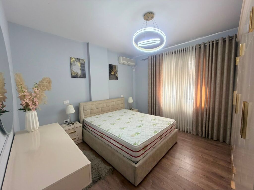 Apartment 2+1+1 Balcony SCHOOL NAIM FRASHERI for rent