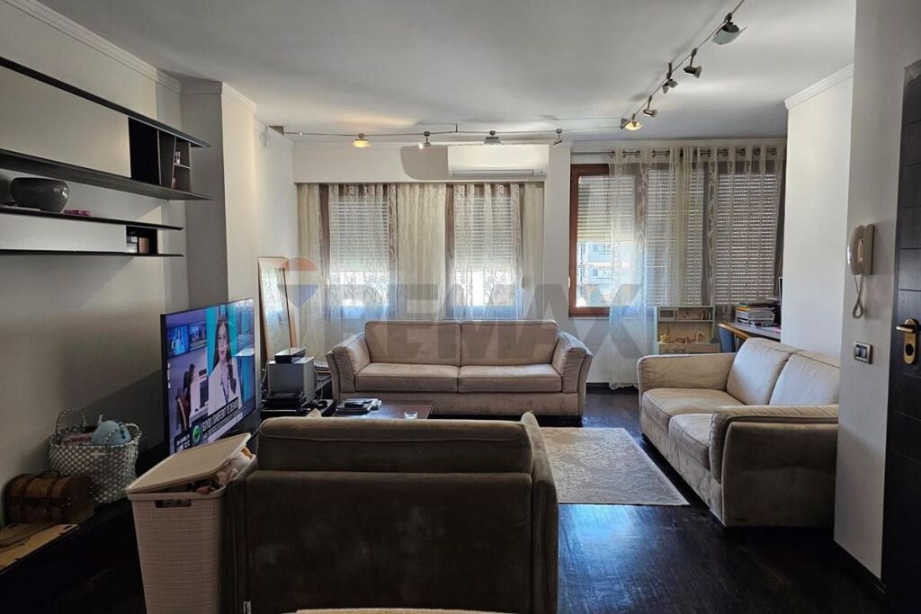 Apartament 1+1 per shitje ne Bllok!