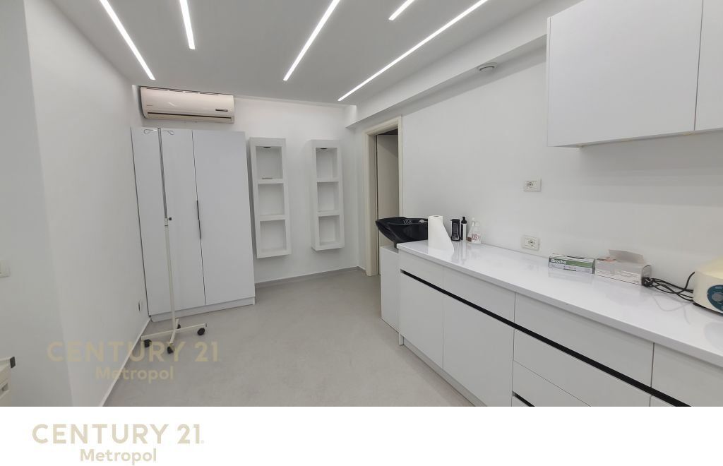 WE RENT SPACE FOR OFFICES OR CLINICS NEAR THE POLICE DIRECTORATE