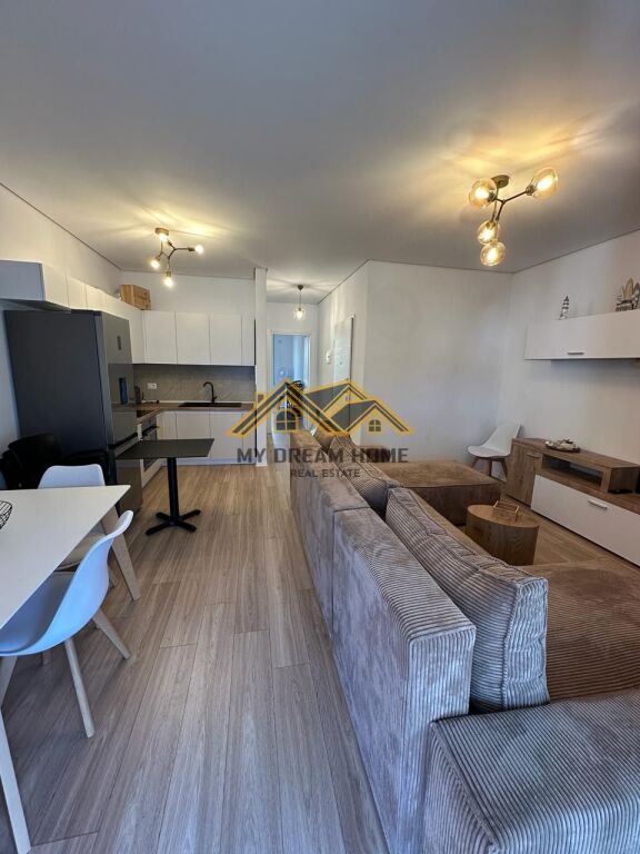 SHITET APARTAMENT 1+1 VIJE E DYTE NGA VILAT NE GJIRIN E LALEZIT, NE KOMPLEKSIN SAN PIETRO!
