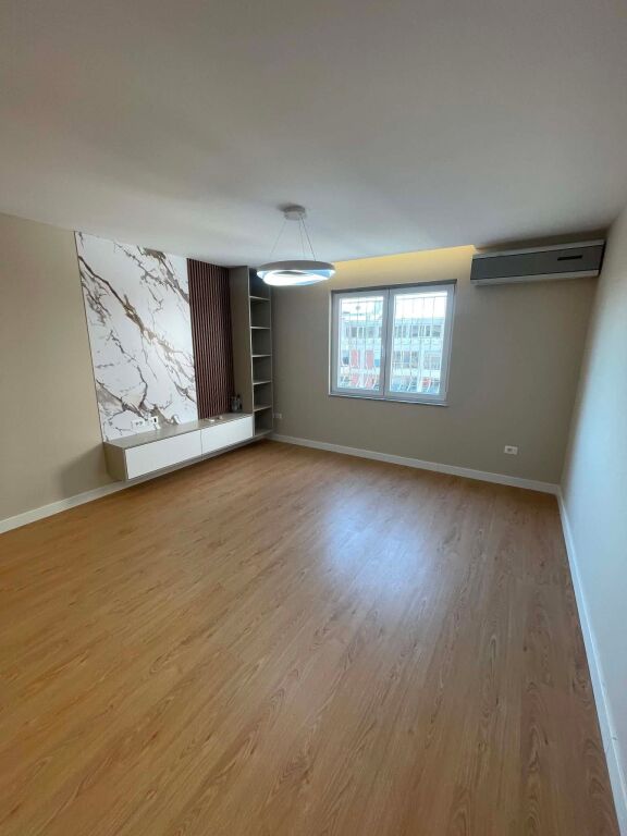 2+1 for sale in the center, 2375 euro/m2, 80 m2 in the center of Tirana