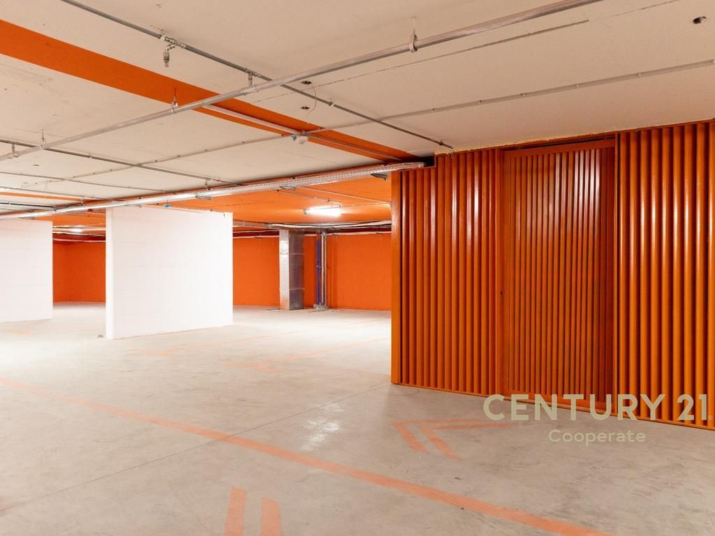 SHESIM 17 POSTE PARKIMI TEK GALERIA ROMA
