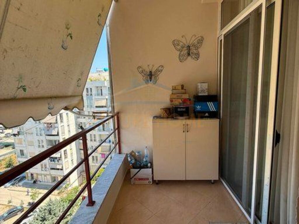 Shitet, Apartament 1+1+ Post Parkimi, Unaza e Re, Tirane