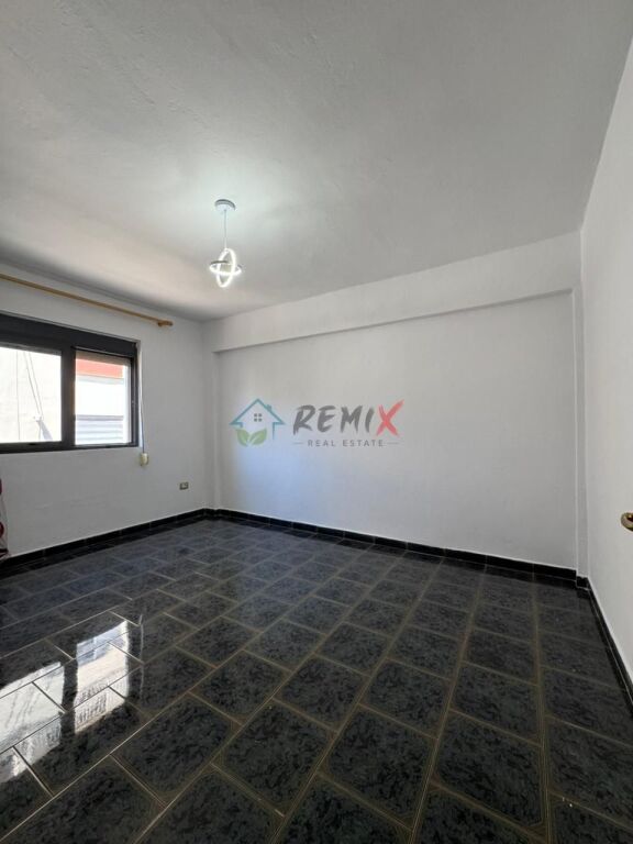 SHITET APARTAMENT 2+1 – PRANË SPITALIT, DURRËS