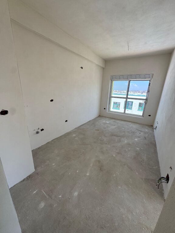 Shitet apartament 1+1