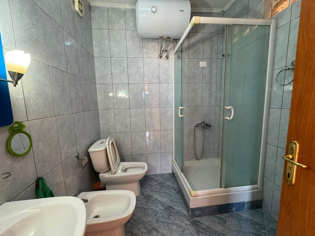 Shitet , Apartament 2+1, Ali Demi, Tirane . Empire71471