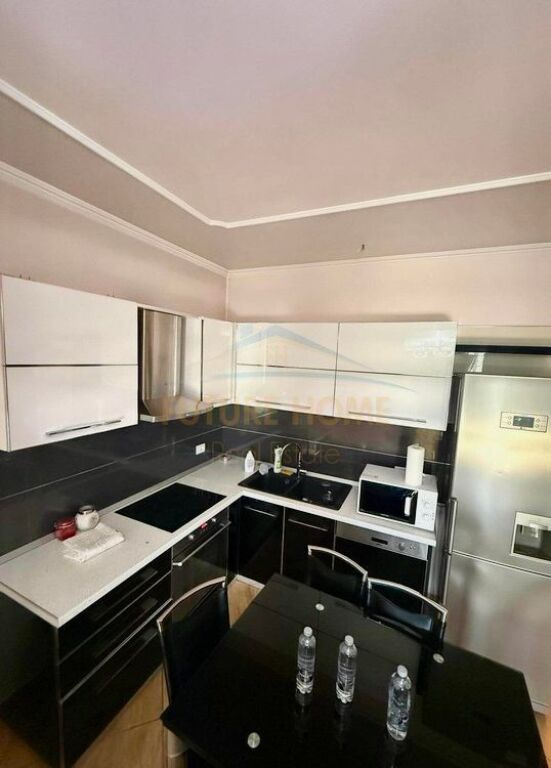 Qera, Apartament 2+1+2, Komuna e Parisit, Tirane