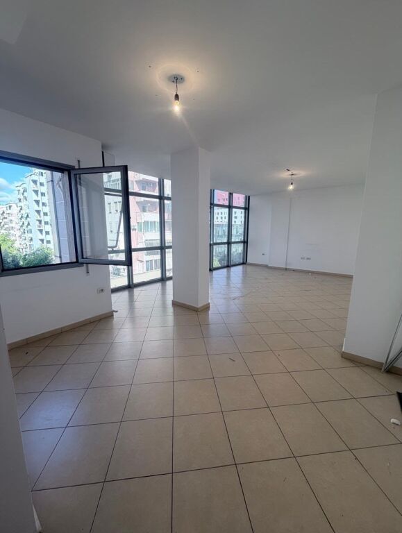 2 Apartamente per shitje 1+1, 21 Dhjetori!