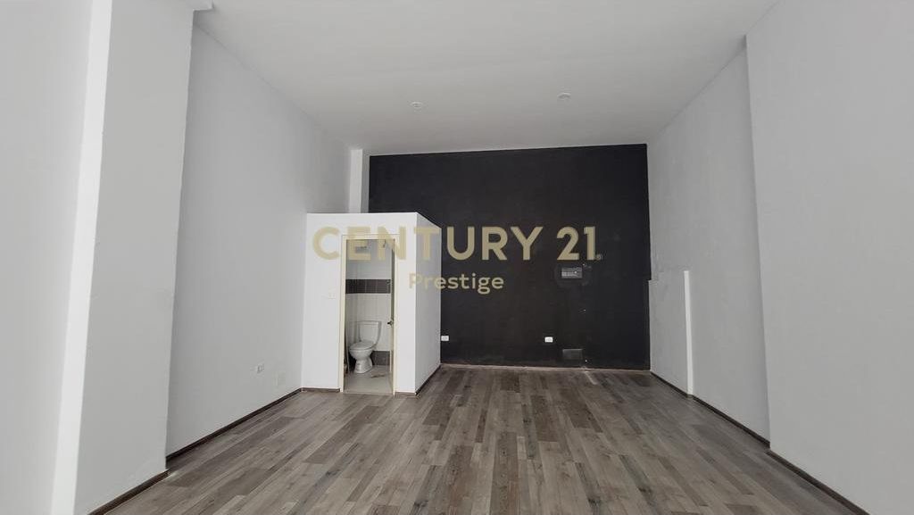 BUSINESS PREMISES FOR RENT, LOCATED IN YZBERISH, TIRANA! 450 € /Month