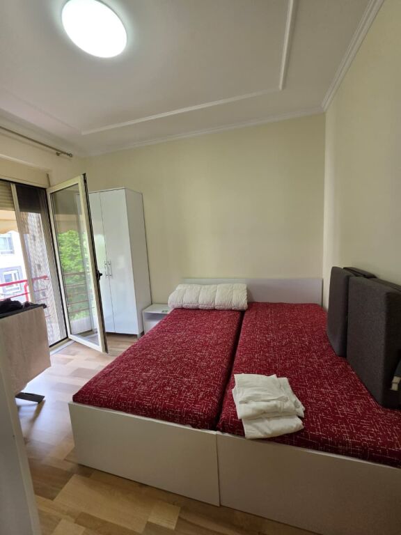 🏡 **FOR SALE: 2+1 Apartment with 2 Bathrooms 🚾 &amp; 1 Balcony 📍Liqeni i Thatë – FZ Residence | 105 m² 🌇 | 5th Floor 🔥 | Title Deed | Fully Furnished (€230,000 💸) 🌐**