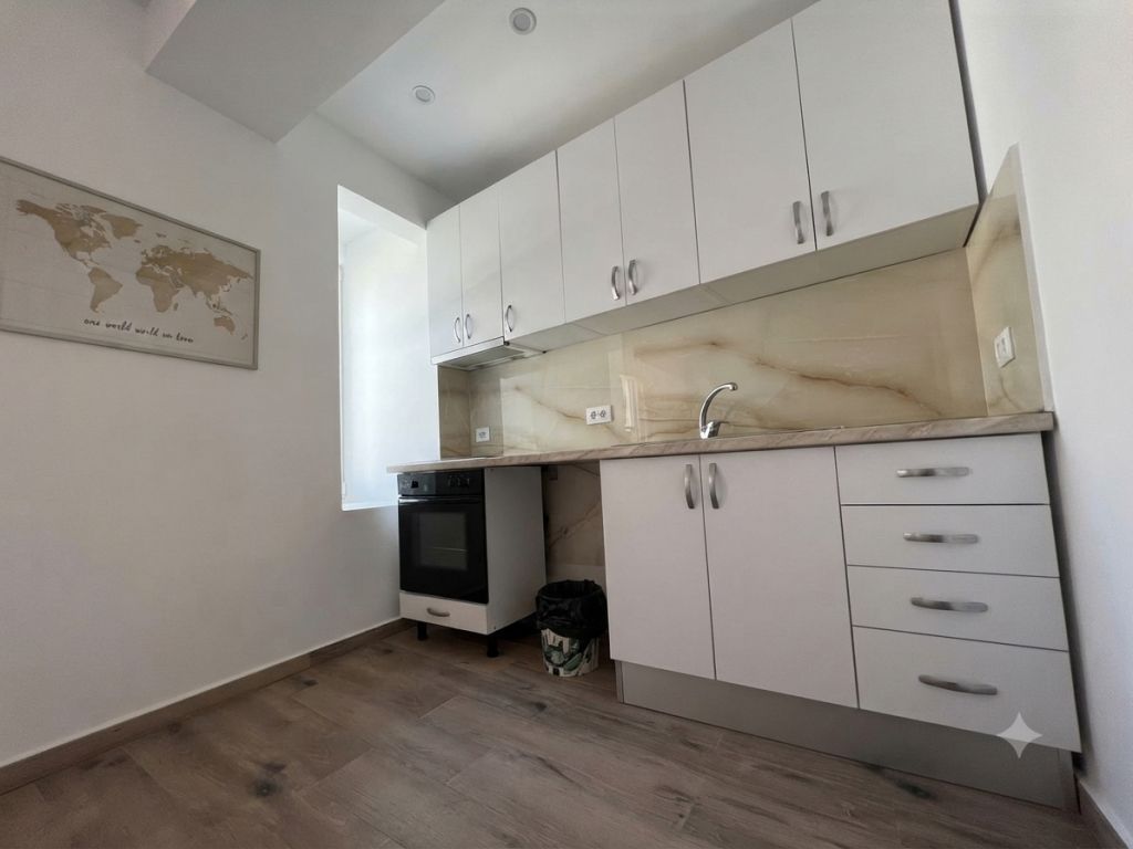 Shitet , Apartament 1+1 , Mine Peza , Tirane