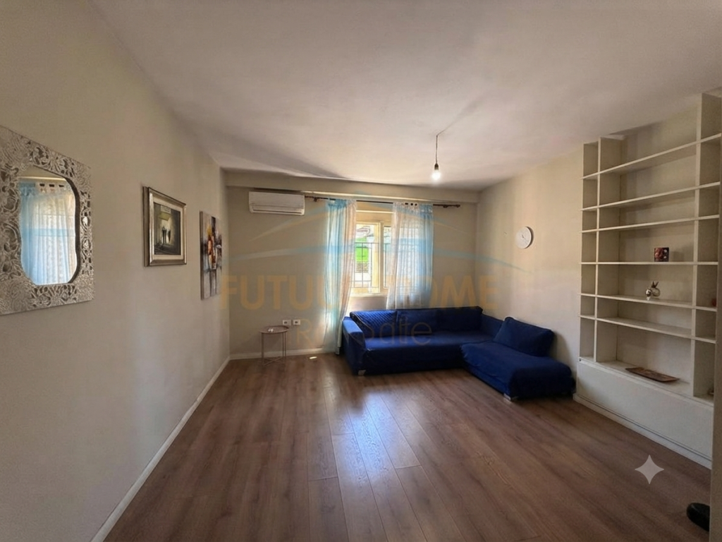 Shitet, Apartament 1+1, Pallatet Çabej, Misto Mame