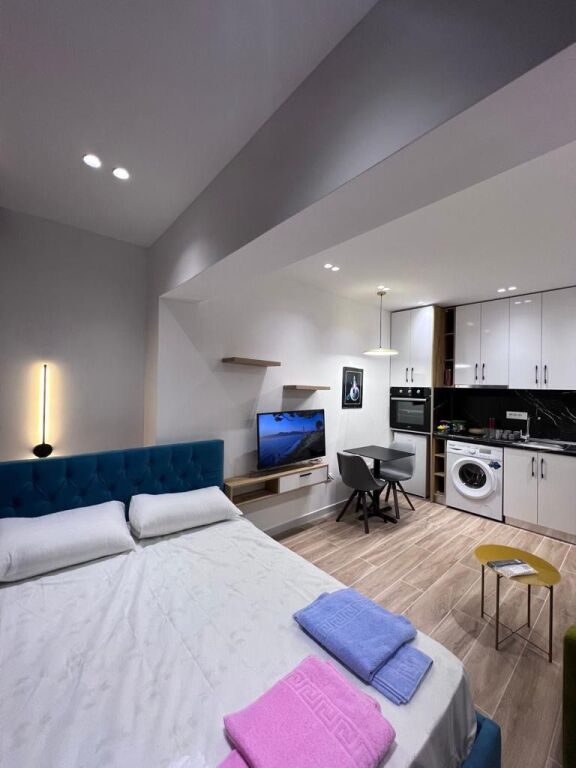 Paris Commune, studio apartment for rent. 45,000 Leke