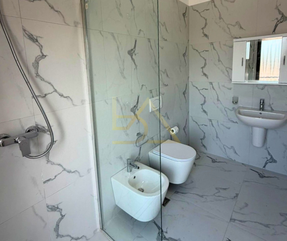 Appartamento 2+1+2 in Affitto – Complesso Delijorgji, Tirana