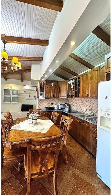 Apartment 3+1+2 bathrooms for rent at Vilat Gjermane!