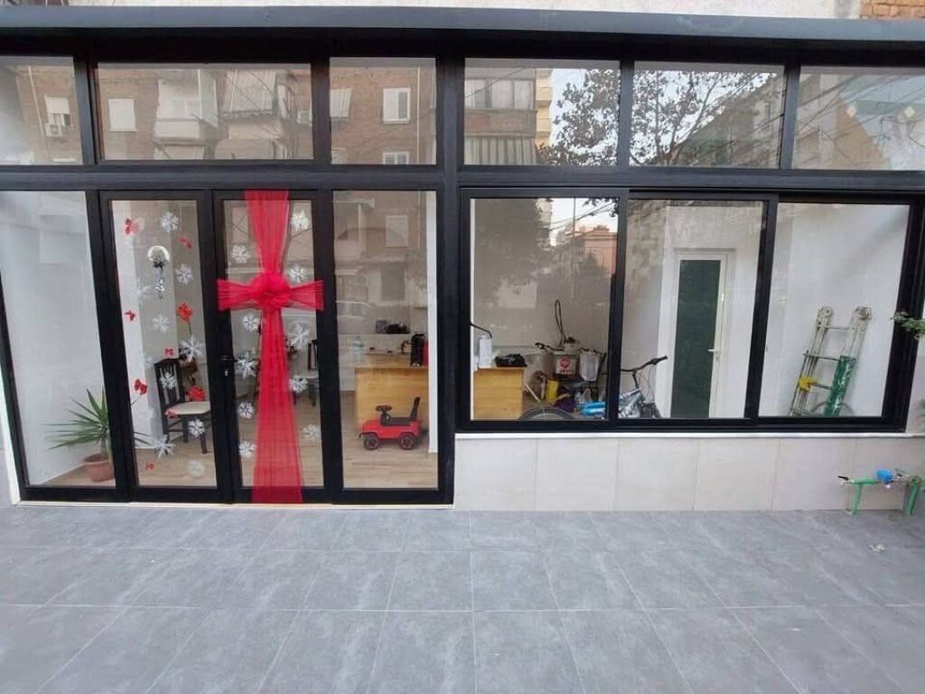 SHOP FOR RENT - ZOGU I ZI, TIRANA